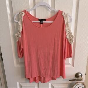 American Dream Crochet Detail Cold Shoulder Top Size Small